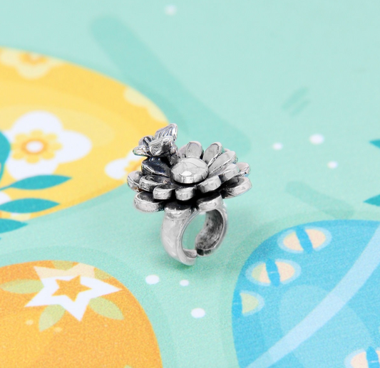 SPINNING DAISY FLOWER